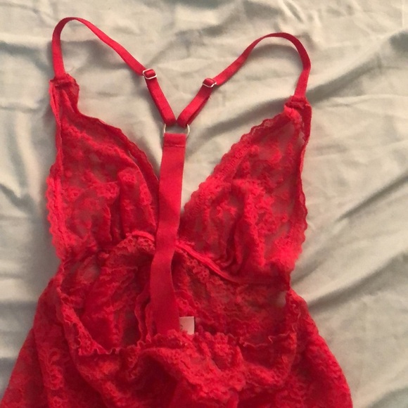 VS Red Baby Doll Style Lingerie - Picture 5 of 5